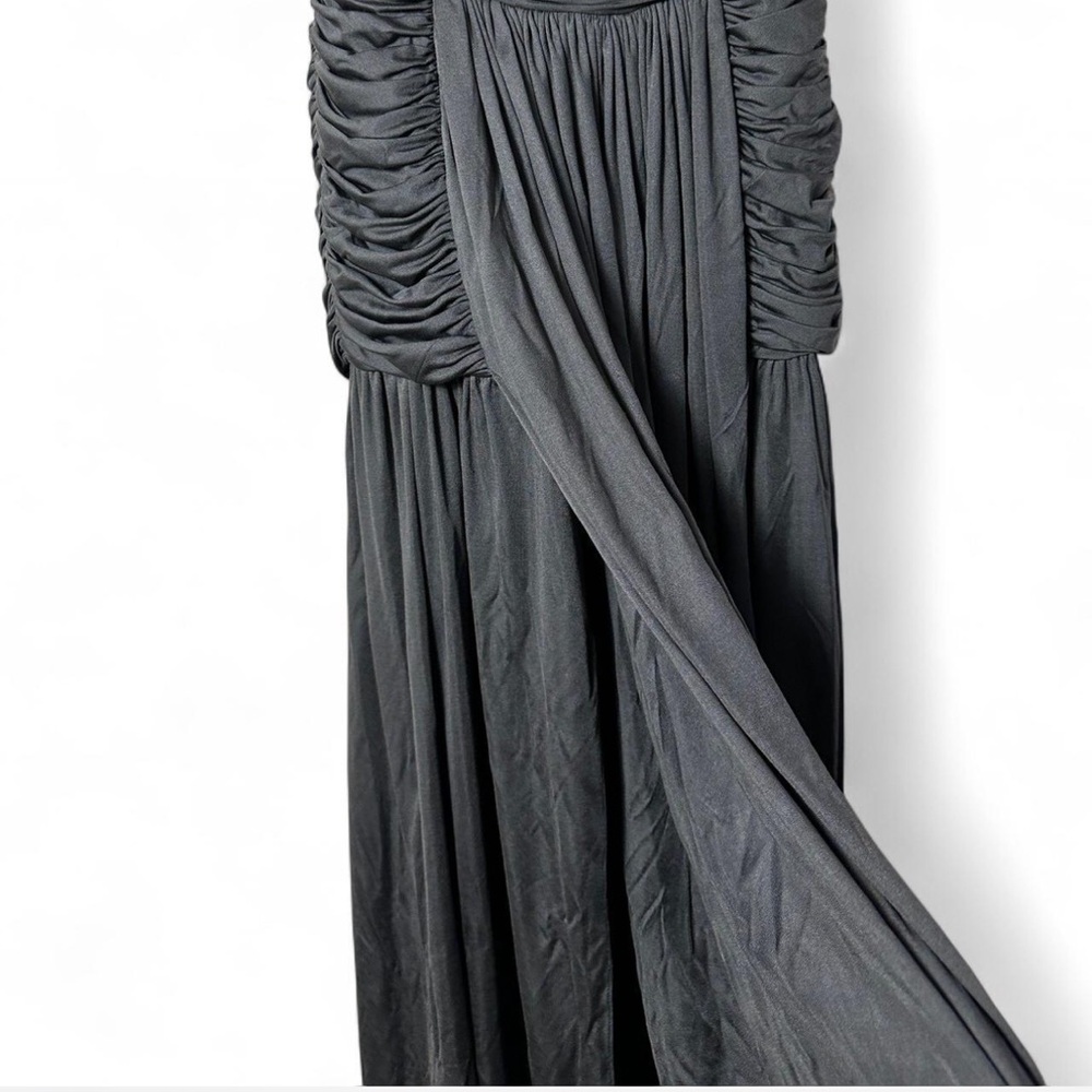 Oscar De La Renta Ruched Gown - Picture 4 of 7